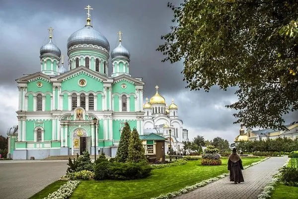Женские монастыри россии куда можно приехать пожить 3