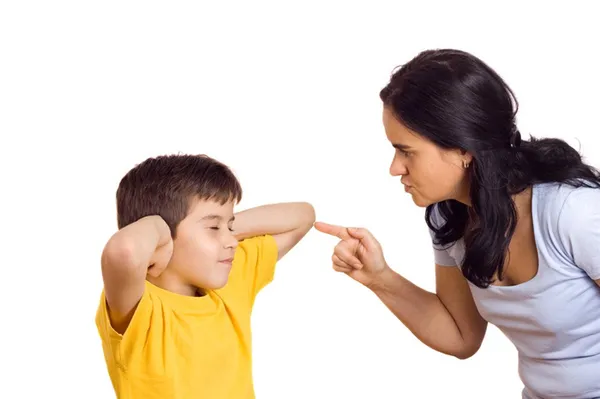 Почему родители могут кричать на детей?