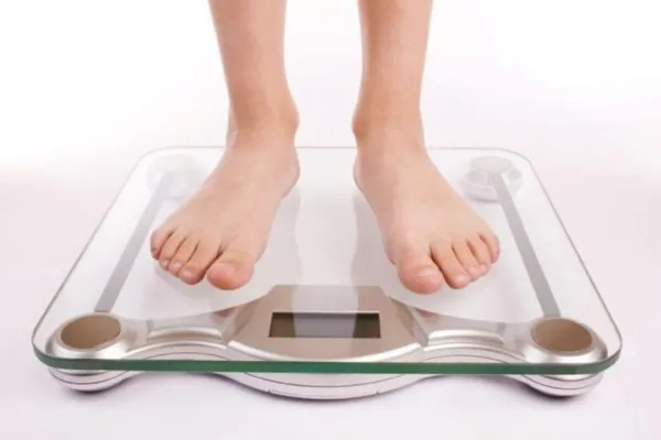 Почему электронные напольные весы показывают разный вес и что делать