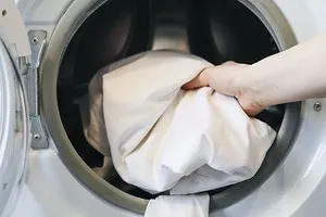 8 лайфхаков для стирки в стиральной машине, которые облегчат быт (о них мало кто знает!)