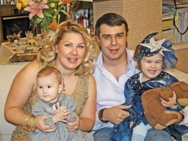Ева и Сергей Пильгун с дочерями