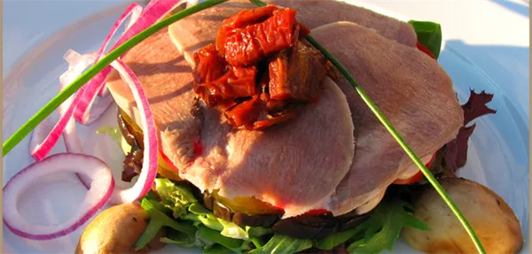 Какой язык вкуснее говяжий или свиной для салата 2