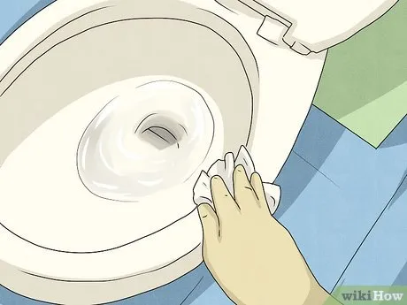 Изображение с названием Poop While Standing up at a Toilet Step 6