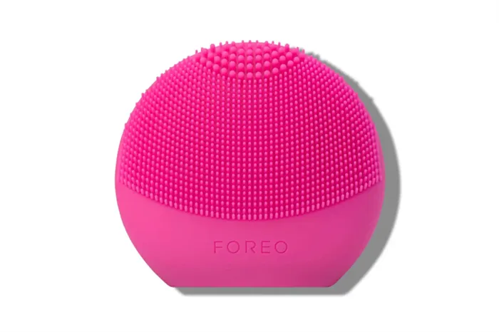 Электрическая очищающая щеточка Luna mini 3, Foreo, 20 624 руб. (Золотое Яблоко)